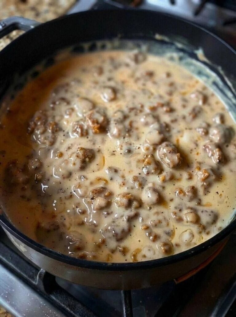 Classic Southern Sausage Gravy – Comfort in a Bowl!