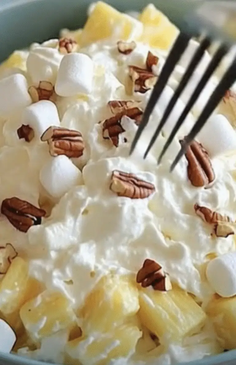 Pineapple Fluff Salad That’s Light, Creamy, and Irresistibly Sweet