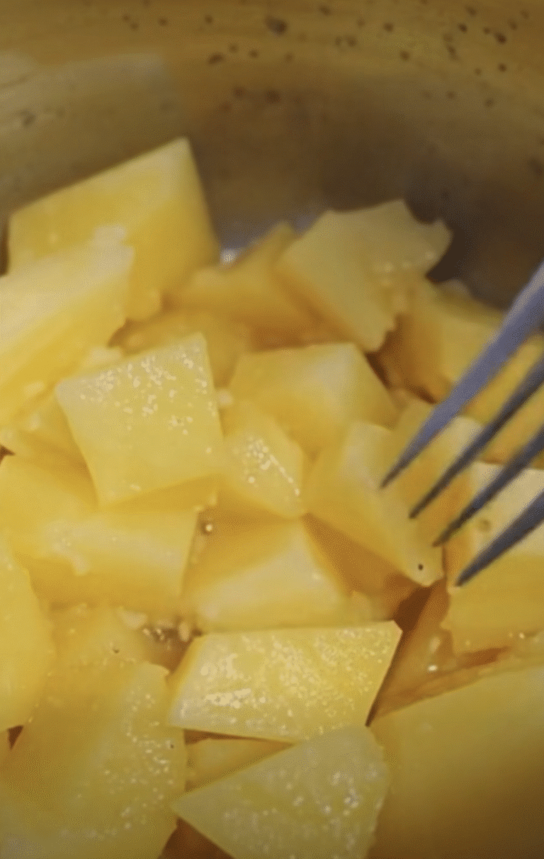 3-Ingredient Slow Cooker Pineapple Chicken