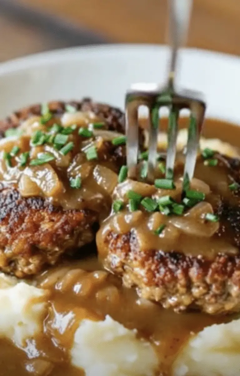 Slow Cooker Salisbury Steak with Mashed Potatoes – Comfort Food Made Easy