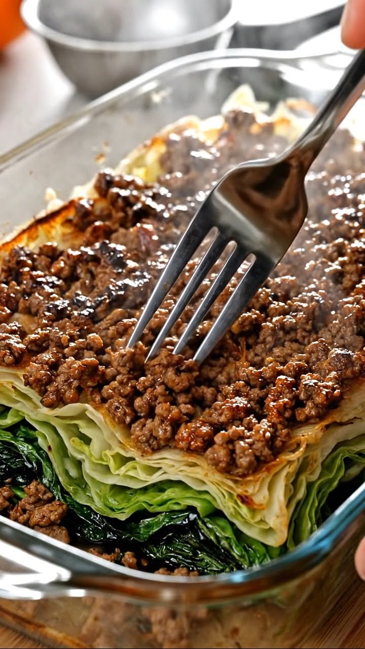 Oven-Baked 6-Ingredient Beef and Cabbage Casserole