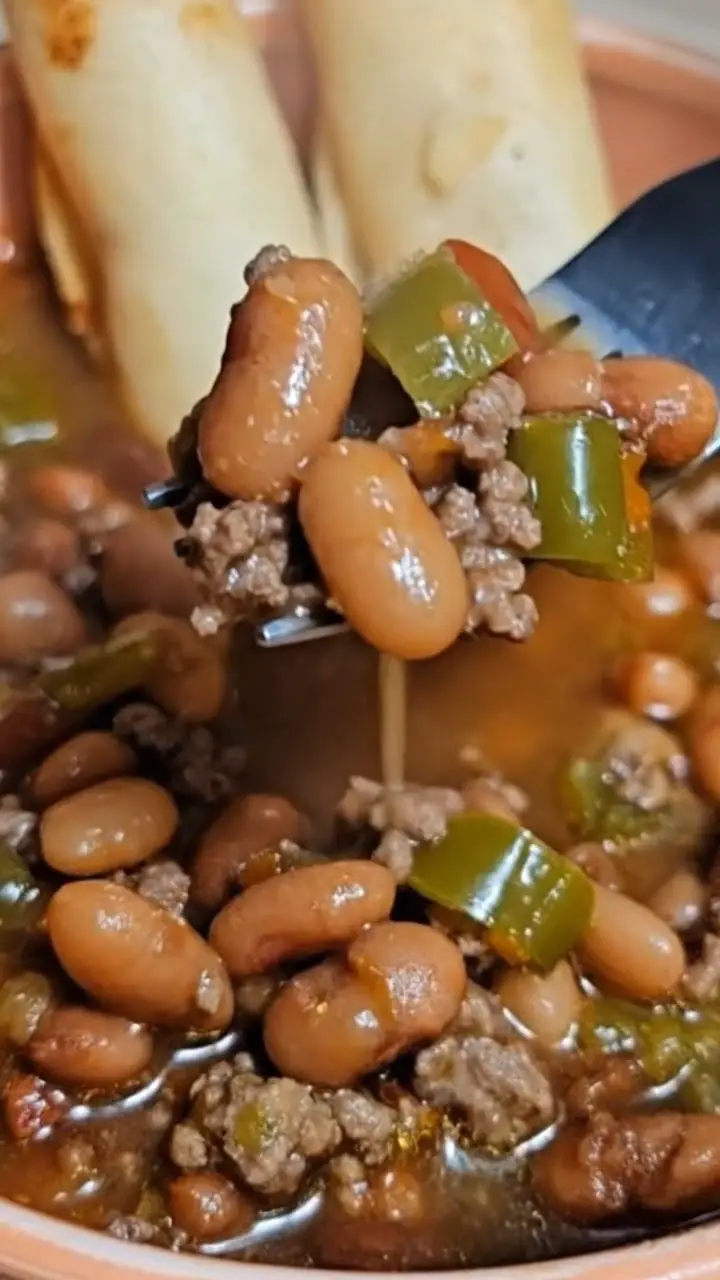 Green Chili Stew With Pinto Beans: A Hearty Southwestern Comfort Bowl