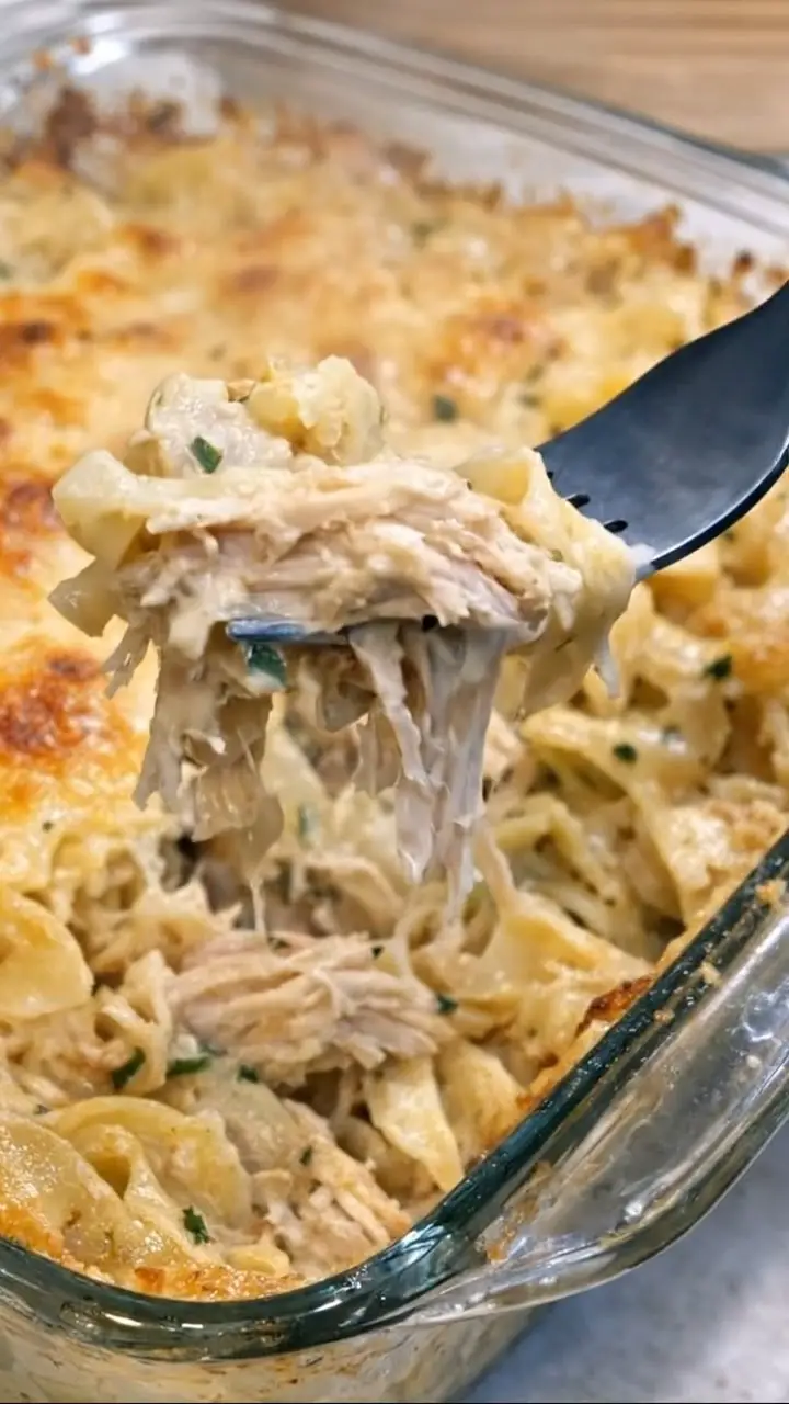 4-Ingredient Amish Chicken and Egg Noodle Casserole That Everyone Loves