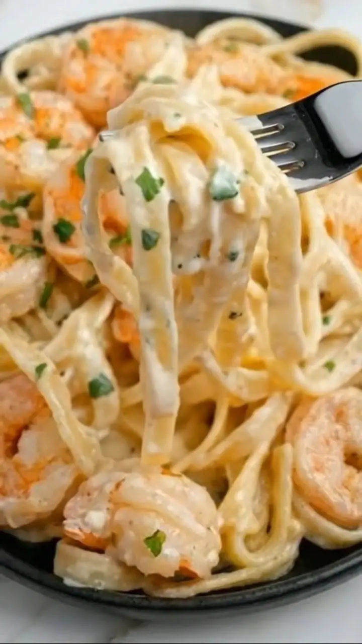 Shrimp Pasta Alfredo: Creamy Restaurant-Style Comfort in 30 Minutes