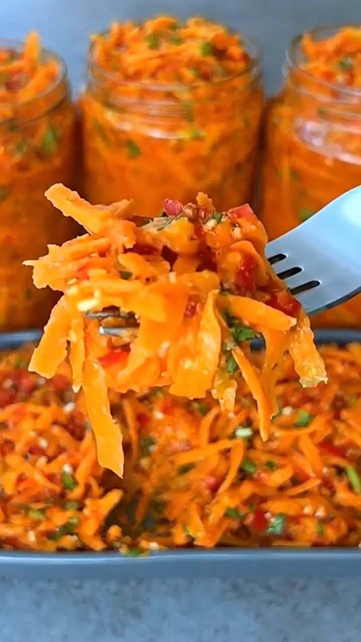 Korean-Style Grated Carrot Salad (Morkovcha)