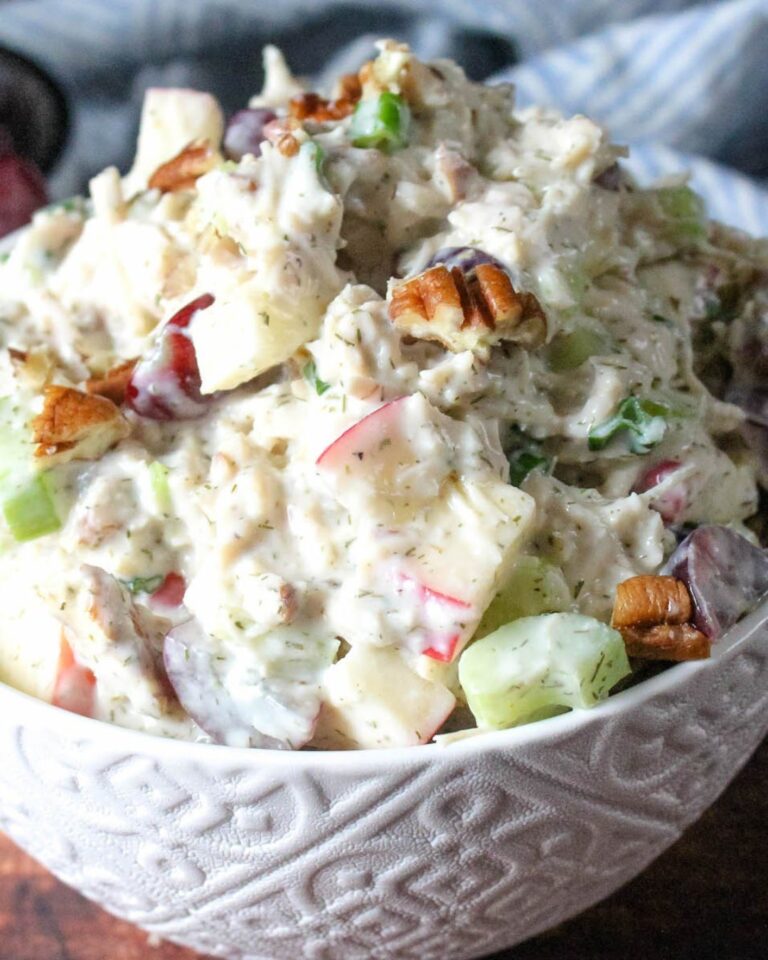 Lizzy’s Famous Pecan Chicken Salad – Sweet, Crunchy, Crowd-Pleasing Favorite