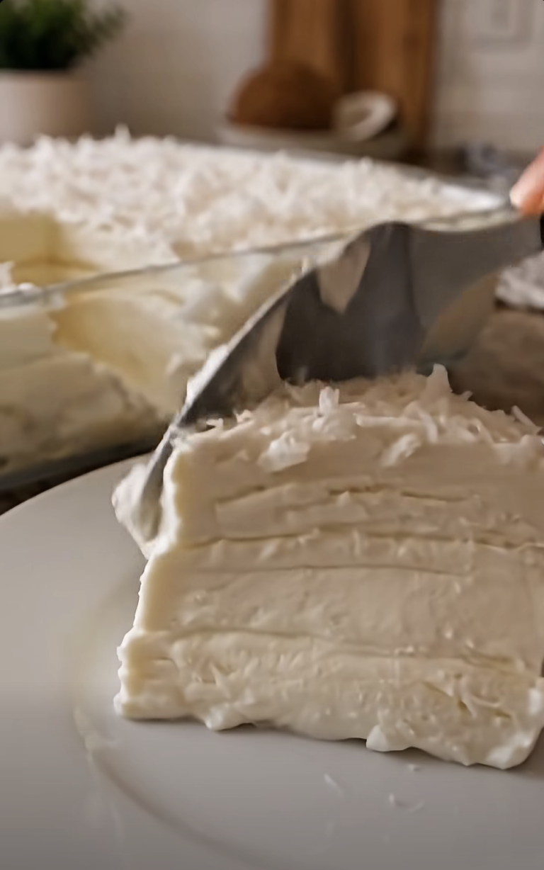 No-Bake Coconut Cream Dream Dessert: Easy Creamy Pie With Toasted Coconut