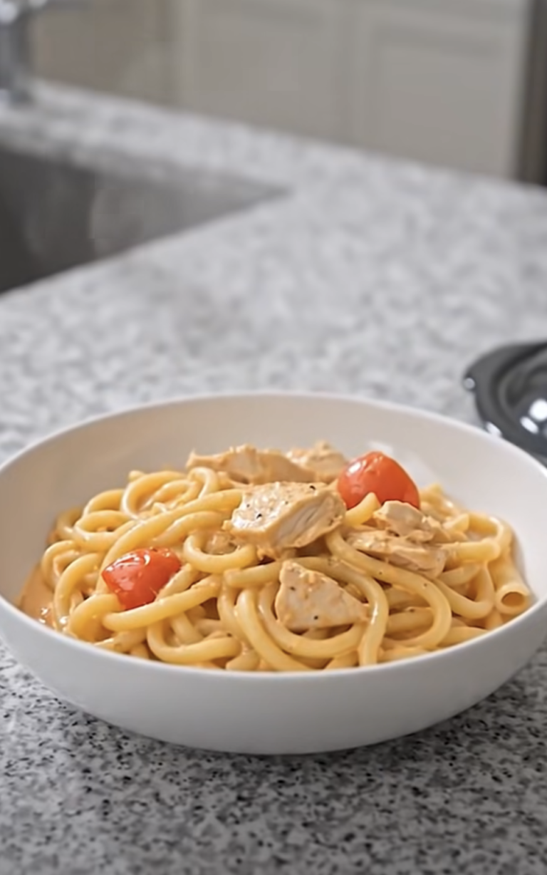 Slow Cooker Creamy Chicken Pasta: Easy, Rich, and Family-Friendly