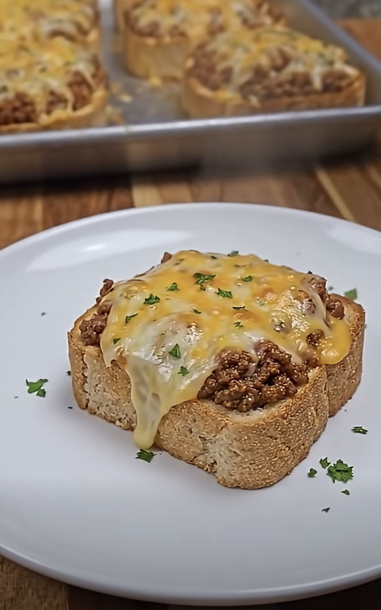 Cheesy Sloppy Joe Garlic Toast: Easy, Crispy Comfort Food