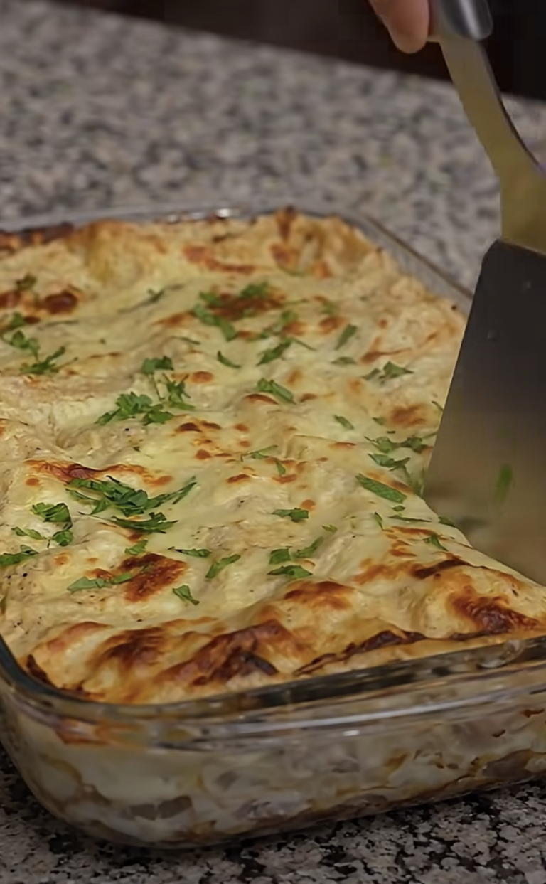 Chicken Alfredo Lasagna: Creamy, Cheesy, and Perfect for Family Dinner