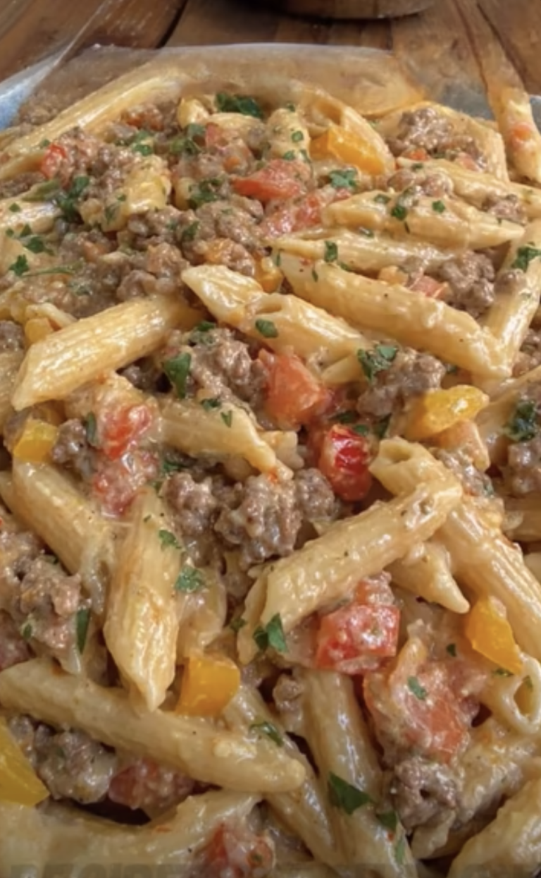 Cheesy Queso Taco Pasta: Creamy, Bold, and Easy Weeknight Dinner