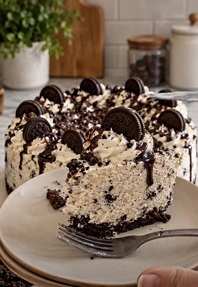No-Bake Cookies & Cream Cheesecake: Easy Oreo Dessert