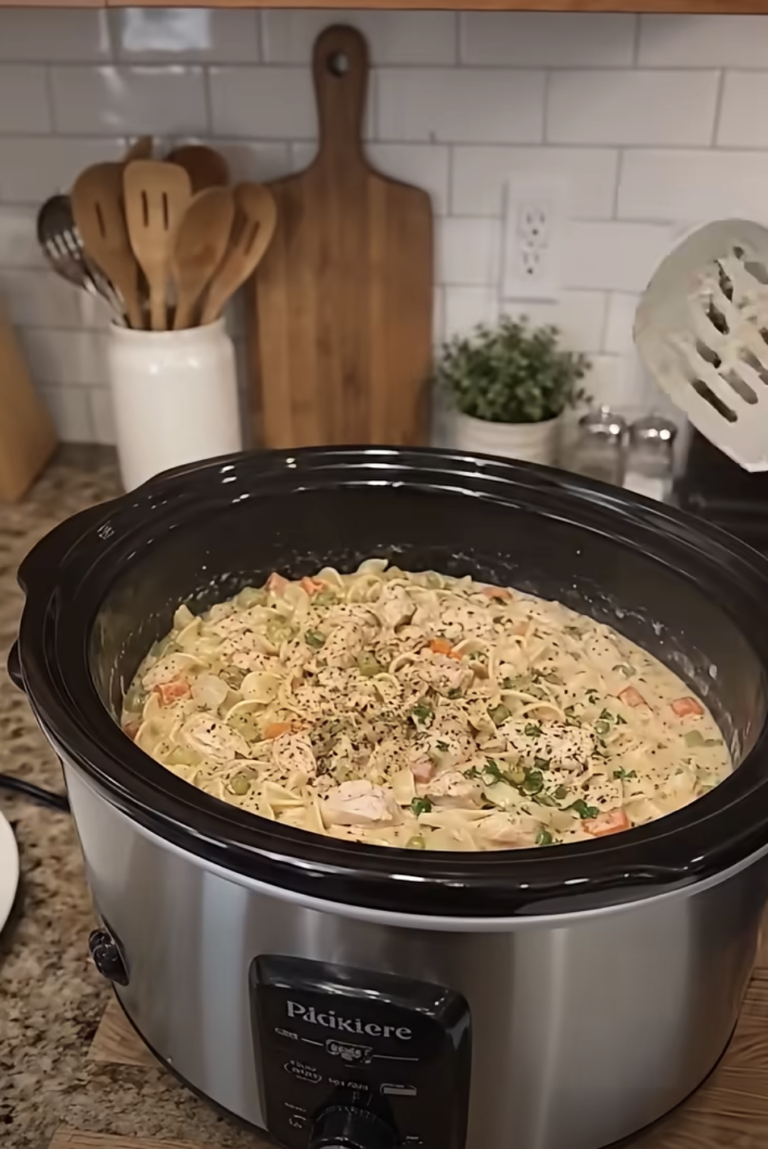 Crockpot Chicken and Noodles: Easy Creamy Slow Cooker Dinner