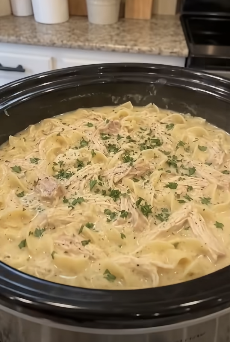 Crockpot Chicken and Noodles: Easy Creamy Slow Cooker Dinner