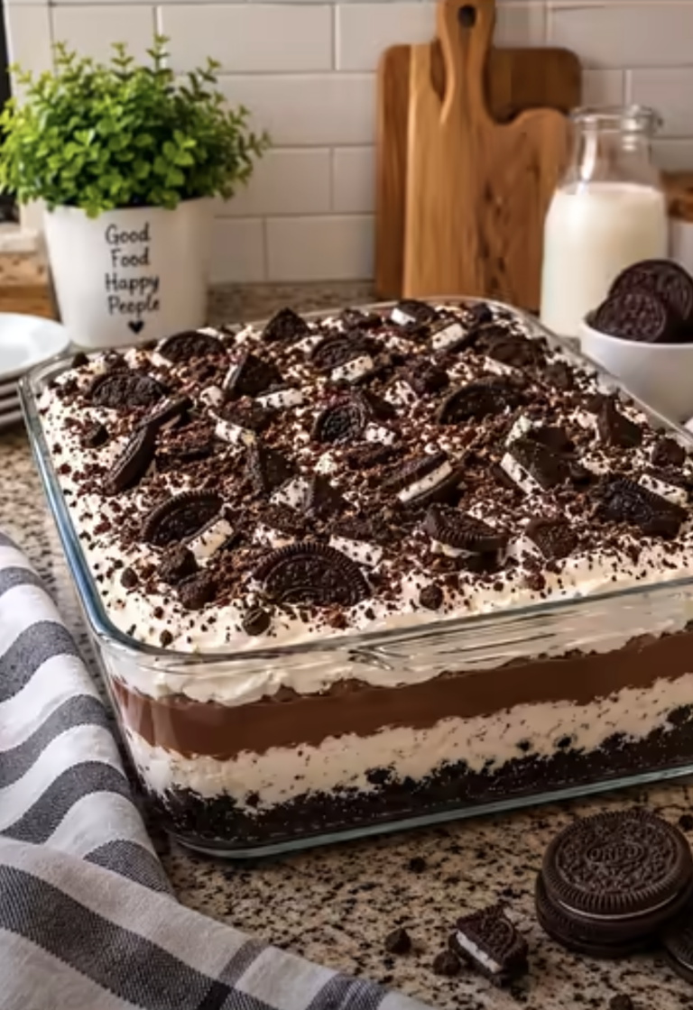 No-Bake Oreo Cheesecake Lasagna: Creamy Chocolate Layered Dessert