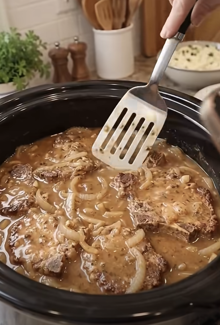 Slow Cooker Smothered Beef Chops: Tender and Savory