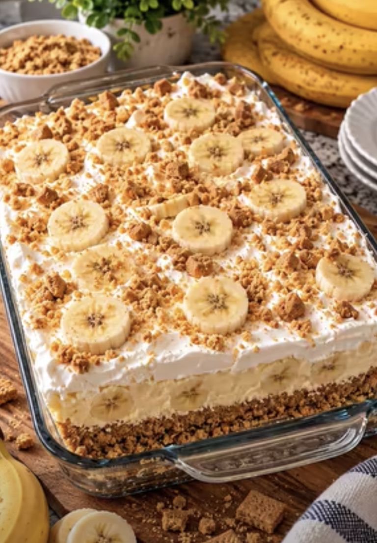 Banana Cream Cheesecake Bars – Easy Layered Banana Dessert