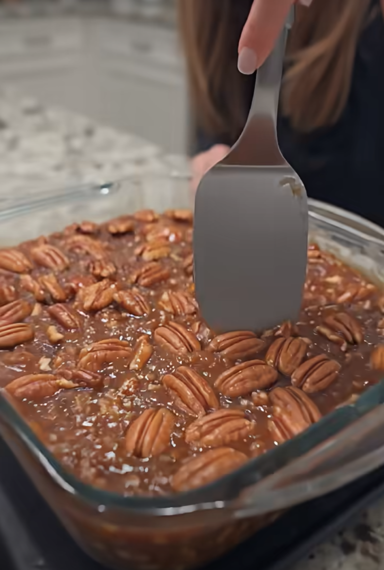 Sugar-Free Easy Pecan Pie Cobbler – Gooey, Buttery, and Delicious