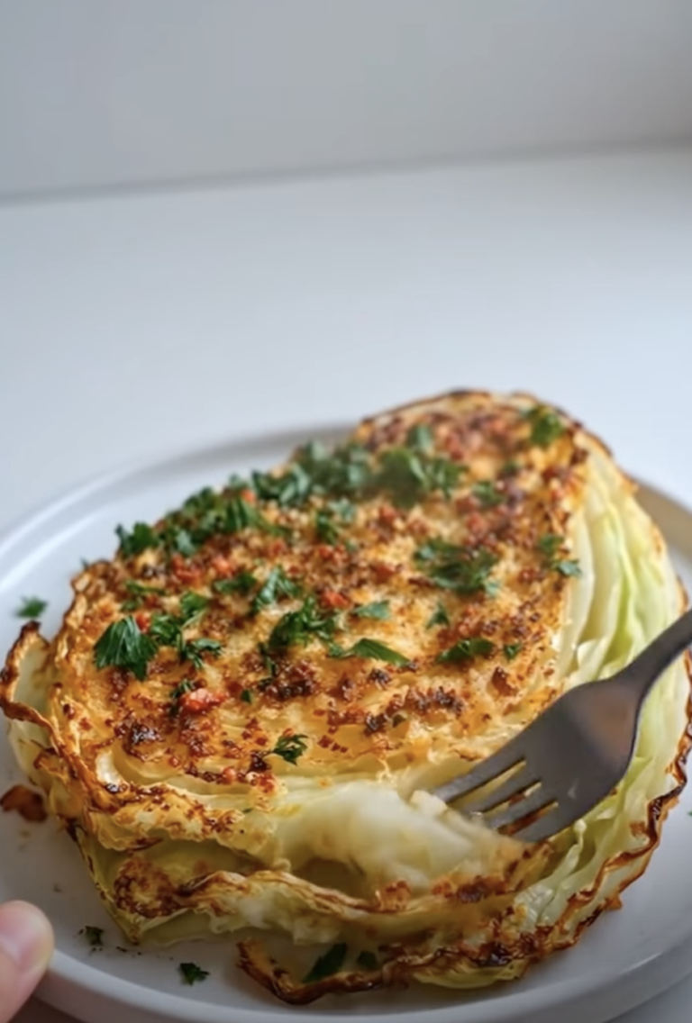 Garlic Butter Parmesan Cabbage Steaks – Crispy, Cheesy Oven-Roasted Recipe