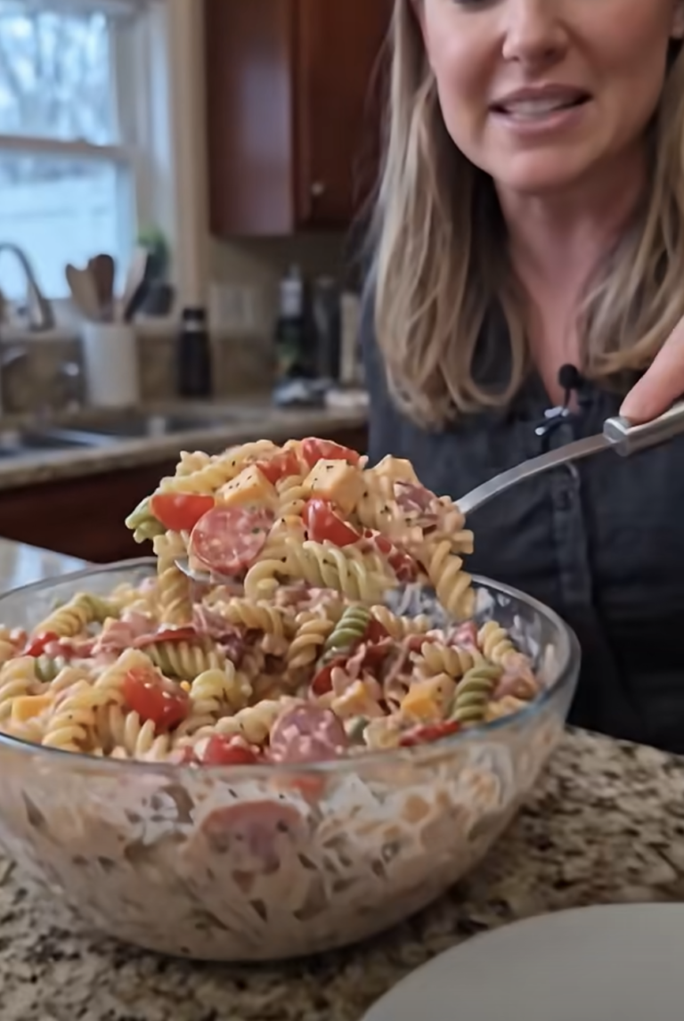 Creamy Italian Pasta Salad with Turkey Bacon & Chicken Ham – Fresh, Colorful & Delicious!