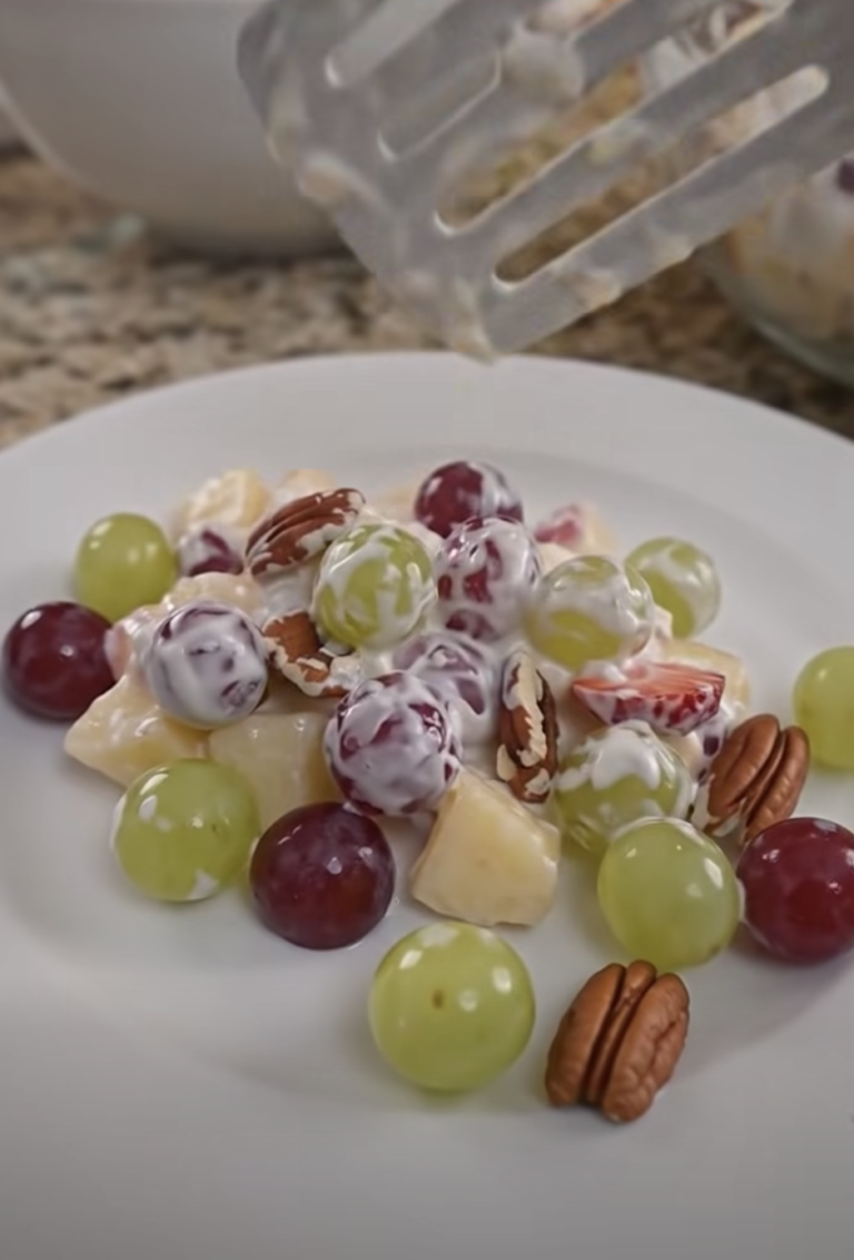Southern Grape Salad with Turkey Bacon & Chicken Ham – Sweet, Creamy & Crunchy!