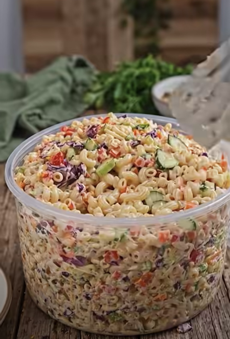 Creamy Vegetable Macaroni Salad – Fresh, Crunchy & Delicious!