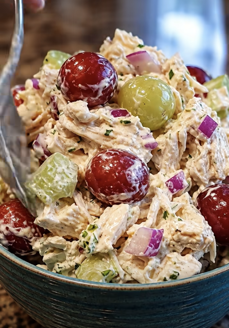 Creamy Chicken Salad with Grapes – Easy, Fresh, and Delicious Recipe