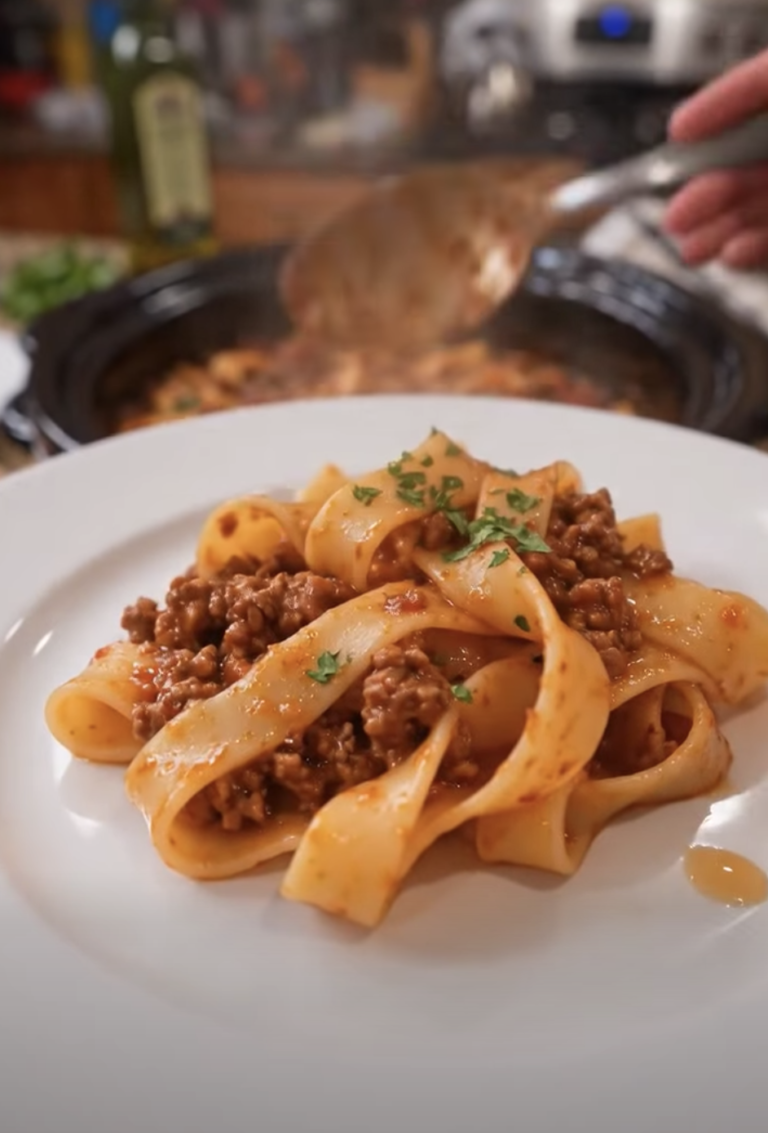 Slow Cooker Beef Ragu with Pappardelle – Rich, Tender & Delicious!