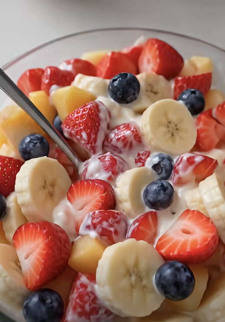Creamy Berry Banana Fruit Salad – Easy and Refreshing Recipe
