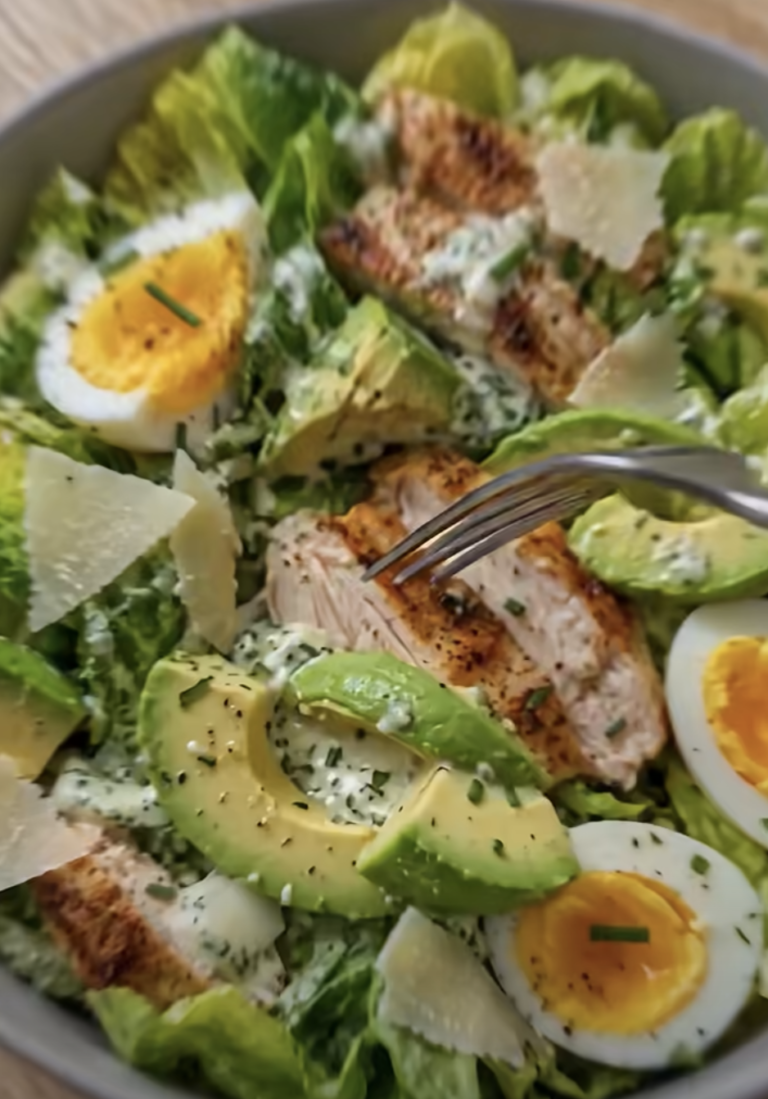 Grilled Chicken Avocado Caesar Salad with Eggs and Parmesan – Easy, Creamy, Protein-Packed Meal