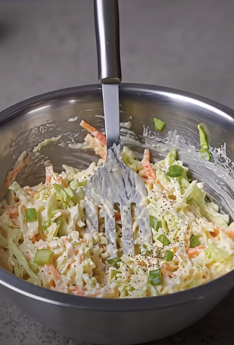 Classic Creamy Coleslaw – Easy, Crunchy, and Delicious Homemade Recipe